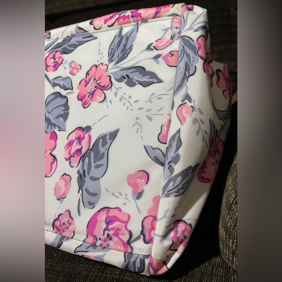 Vera Bradley Recycled Lighten Up Reactive large duffle bag - Picture 9 of 13